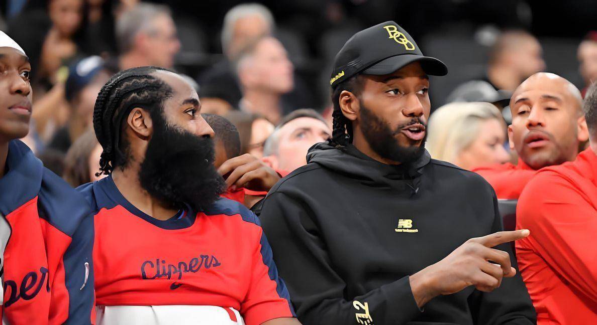 爱游戏体育-包含洛杉矶快船训练开放日，官宣日更衣室发声引观众欢呼，NBA常规赛在即，官宣口径保持一致的词条