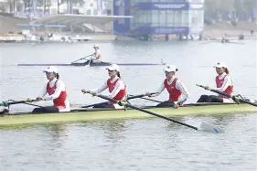 爱游戏体育-赛艇锦标赛掀起高潮，燕山巨龙队淘汰对手东城迅豹队，战至最后一刻——高压逼抢成功(赛艇全国锦标赛名单)