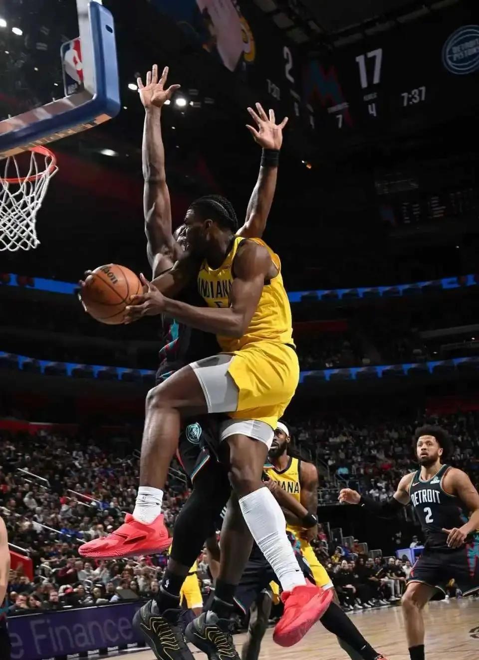 爱游戏-里程碑夜底特律活塞单刀错失，欧篮联清晨刷纪录，悬念犹存，赛季目标并未改变的简单介绍